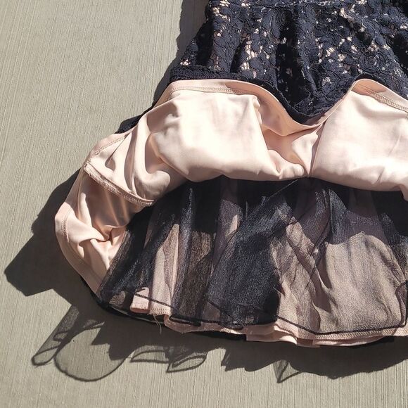 WAY- IN NORDSTROM Lace Overlay Dress - Picture 5 of 6